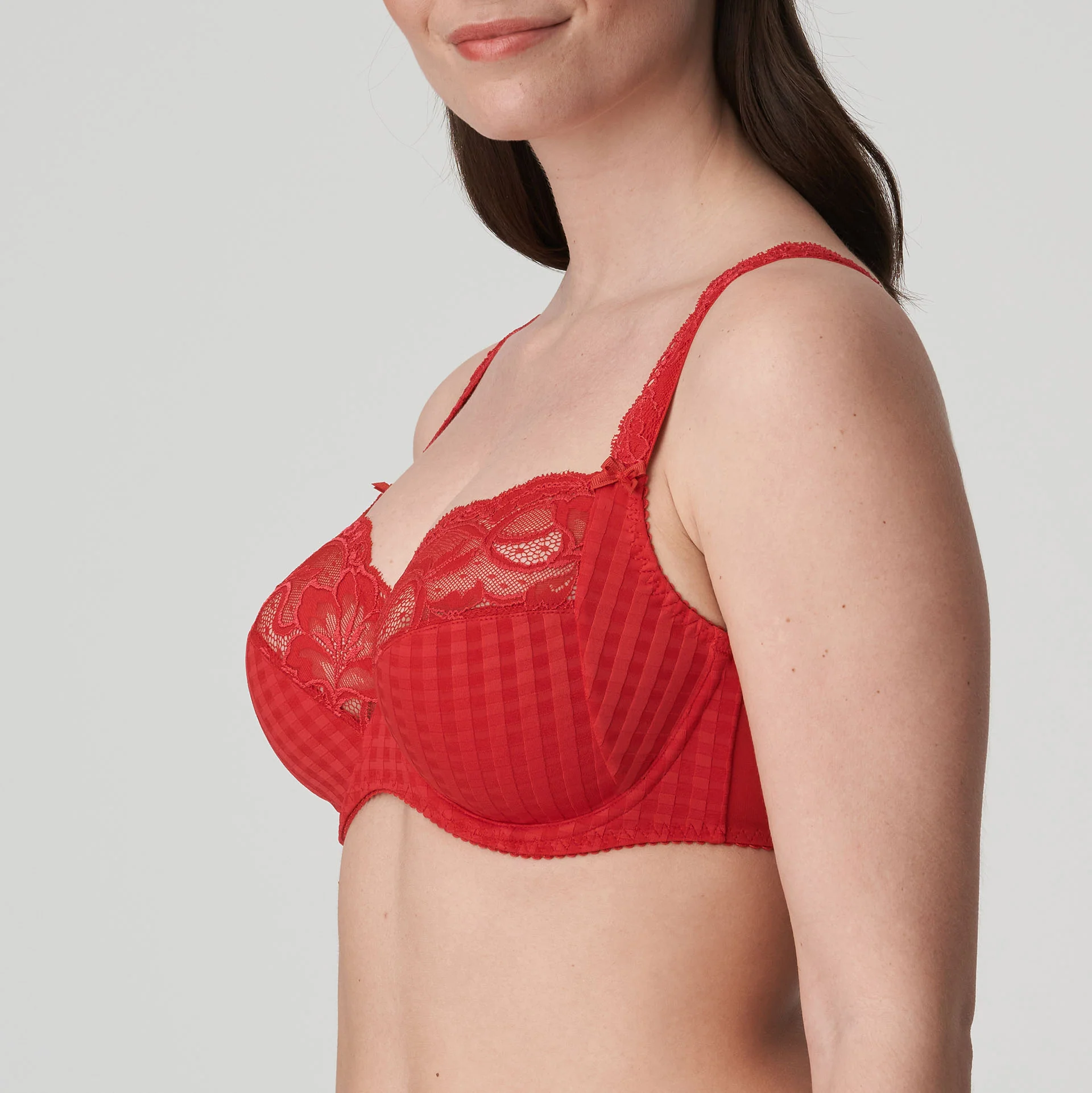 BH's rood Prima Donna - Image 4