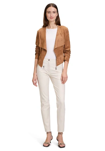 Blazers bruin Betty Barclay - Image 5