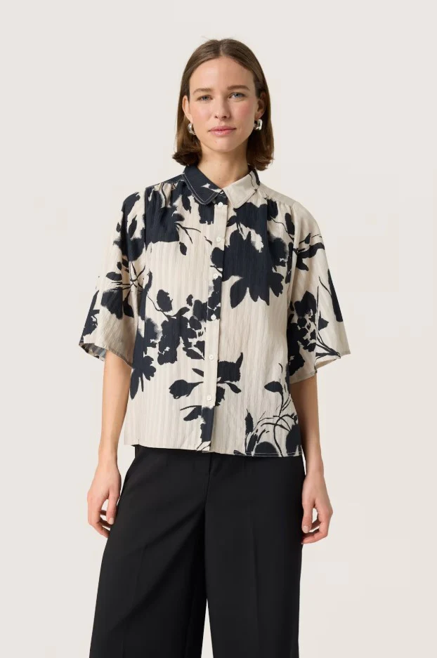 Blouses korte mouw beige Soaked In Luxury