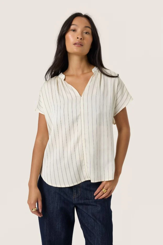 Blouses korte mouw beige Soaked In Luxury