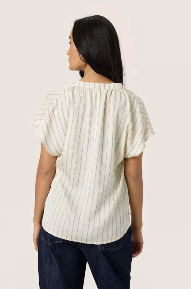 Blouses korte mouw beige Soaked In Luxury - Image 4