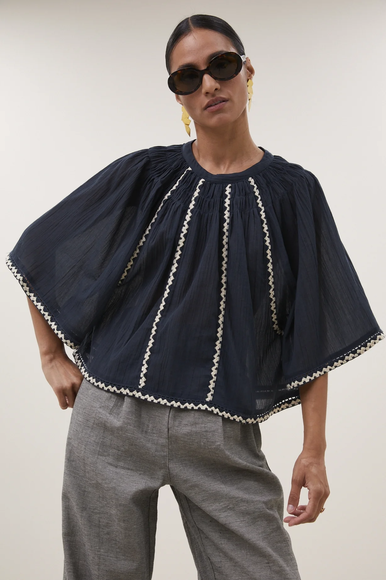 Blouses korte mouw grijs by-bar