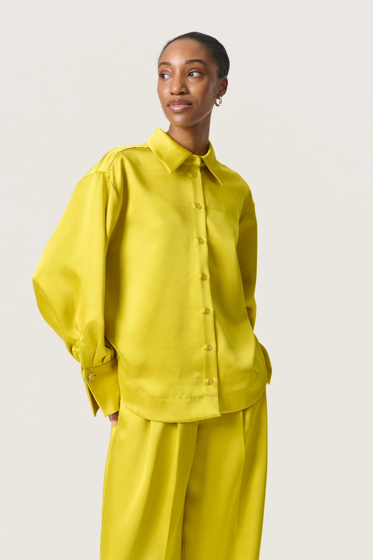 Blouses lange mouw geel Soaked In Luxury