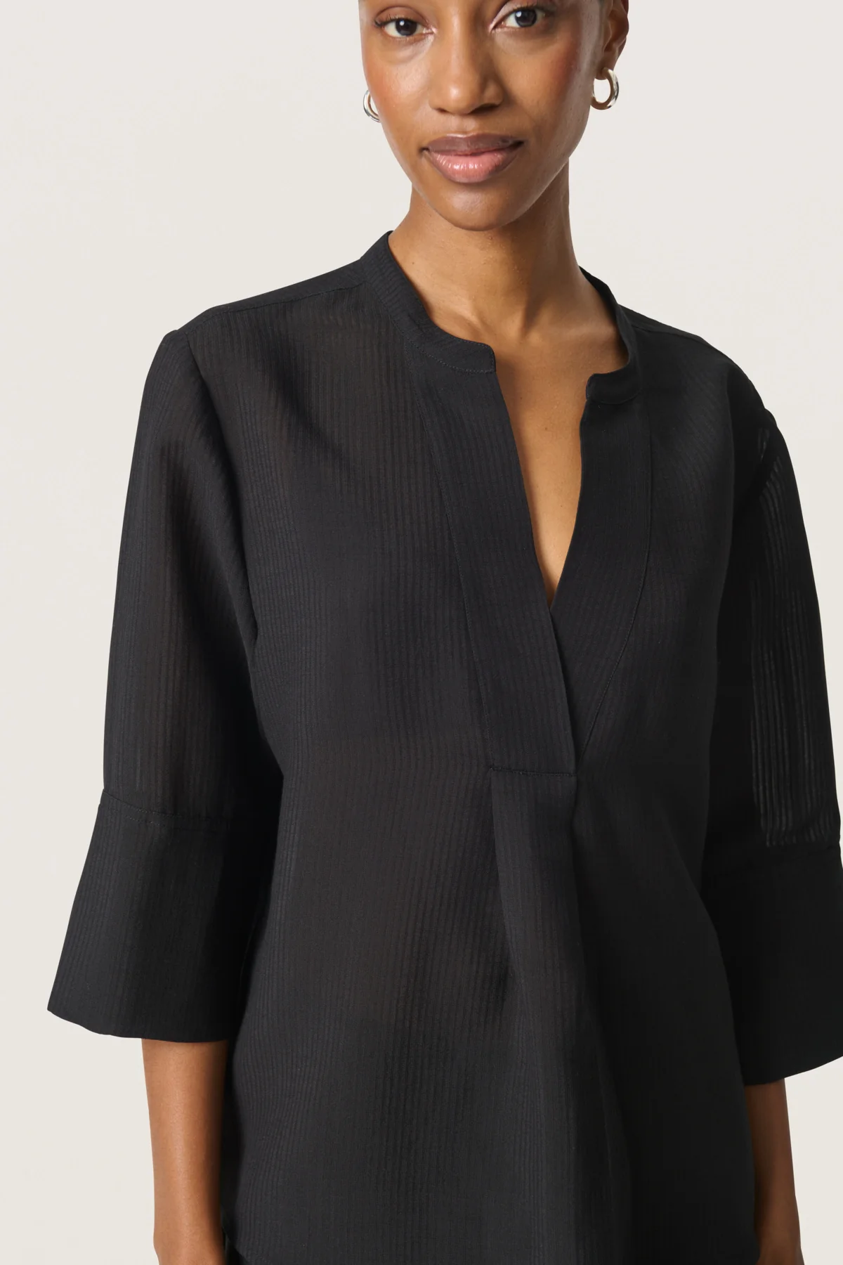 Blouses lange mouw zwart Soaked In Luxury - Image 4