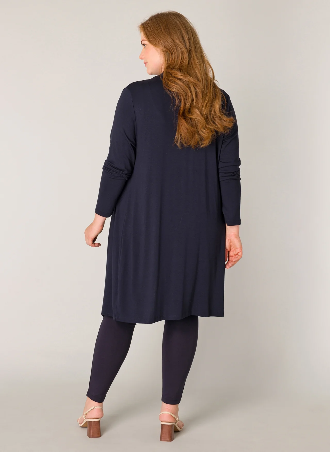 Cardigans navy yest curve - Image 2