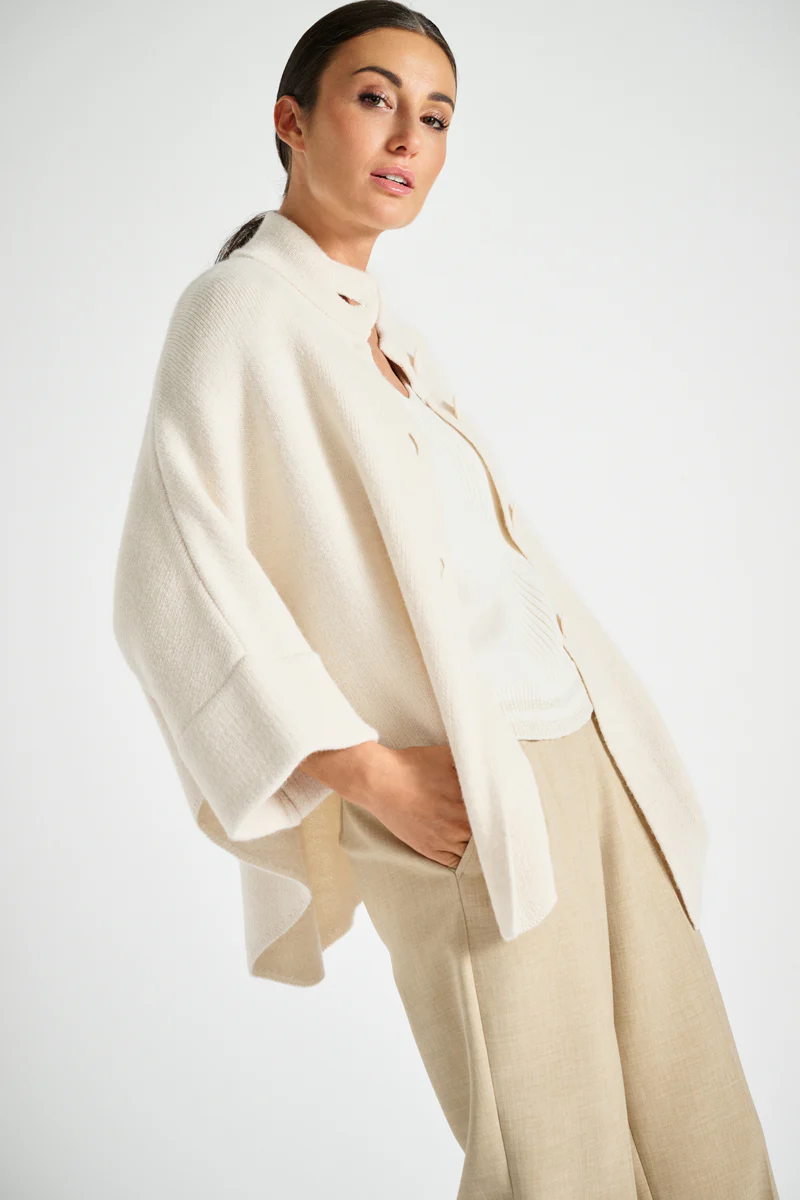 Poncho's beige Marie Méro - Image 2