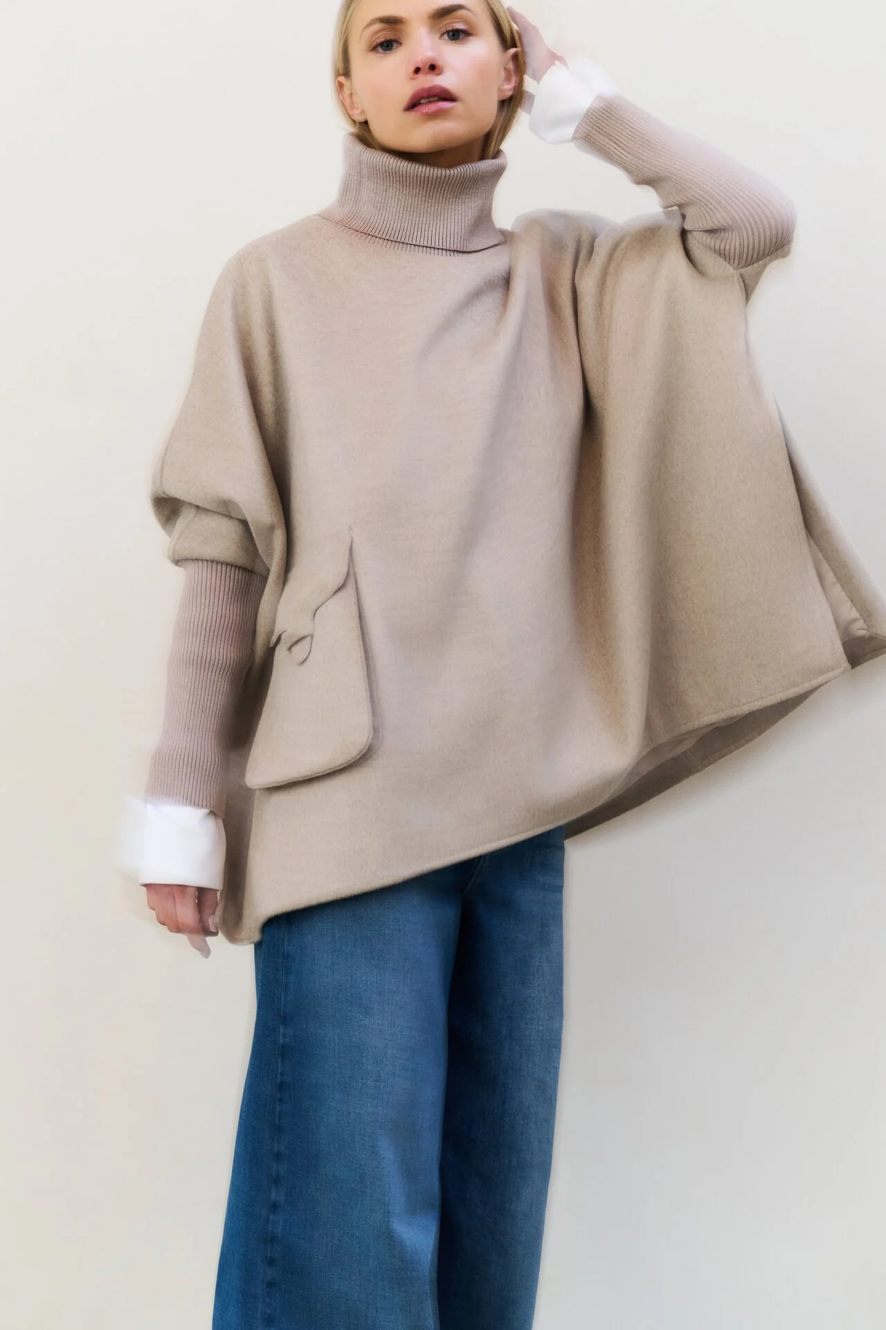 Poncho's beige YAYA