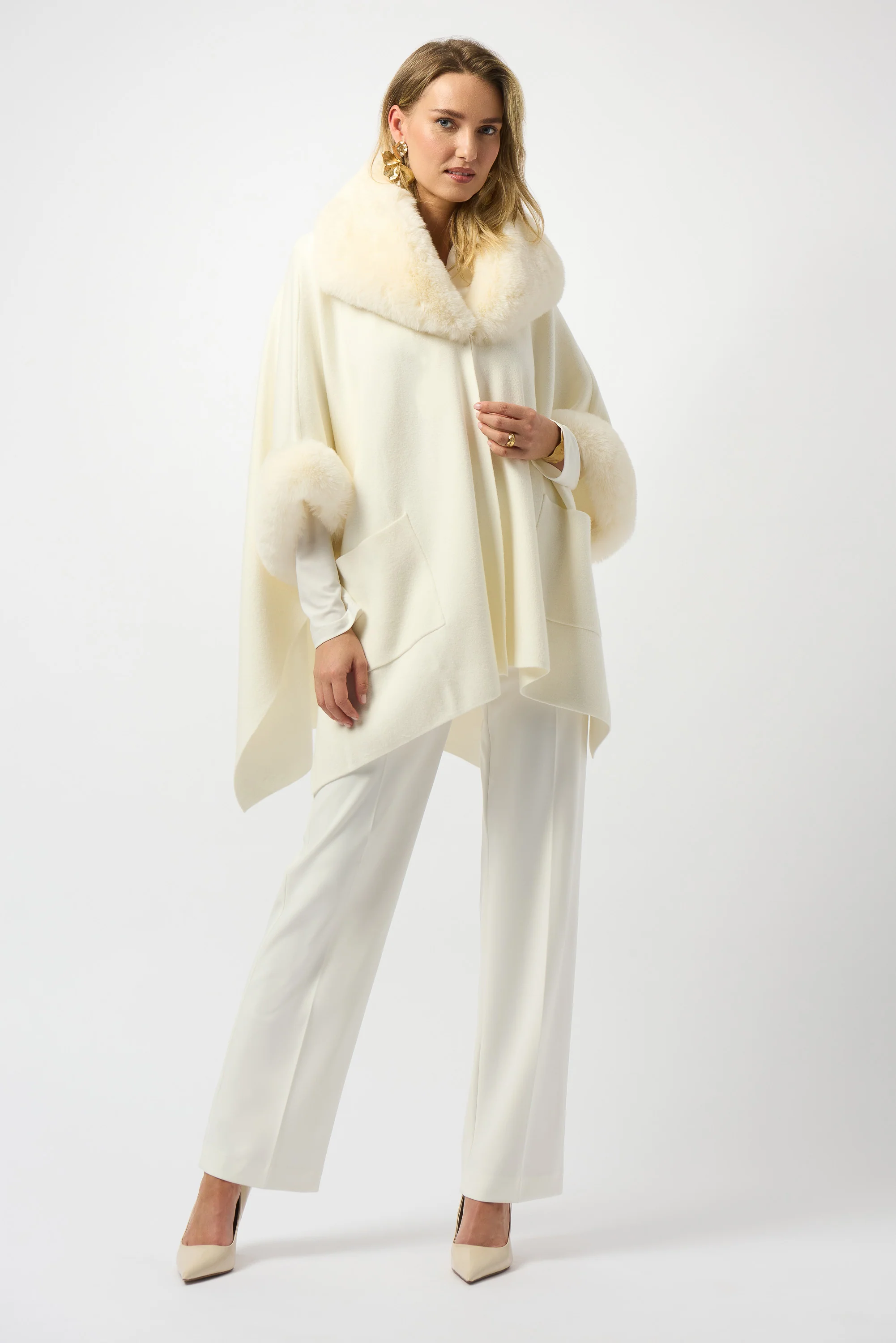 Poncho's wit Joseph Ribkoff - Image 2