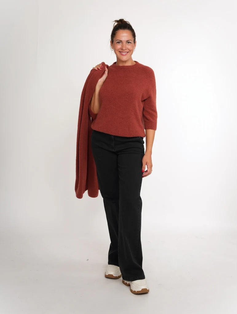 Pulls bruin BLACK ROSE