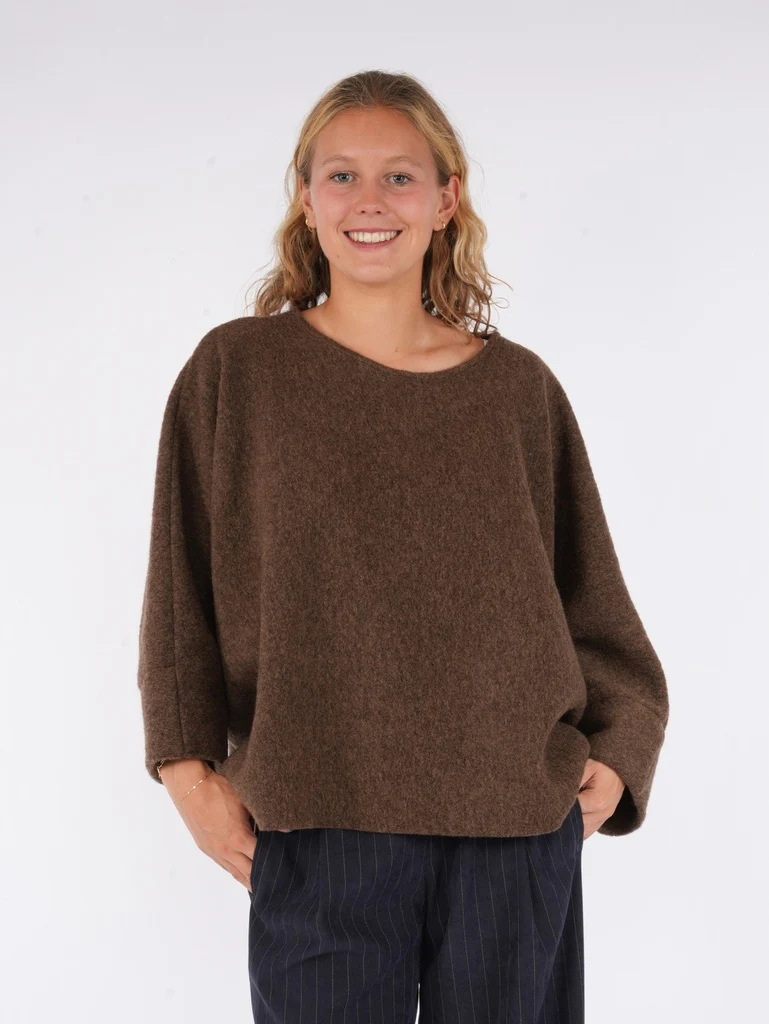 Pulls bruin BLACK ROSE