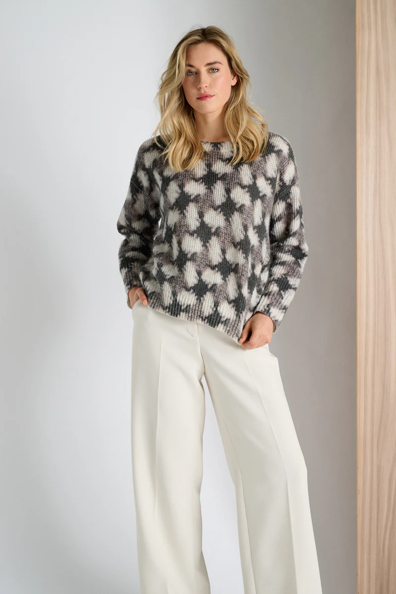 Pulls bruin Marie Méro