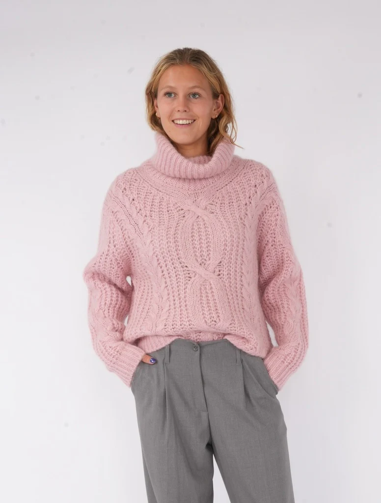Pulls roze BLACK ROSE