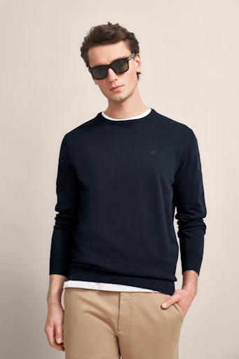 Pulls navy Bugatti - Image 2