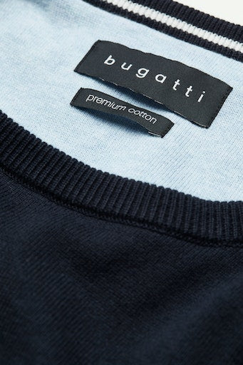 Pulls navy Bugatti - Image 4