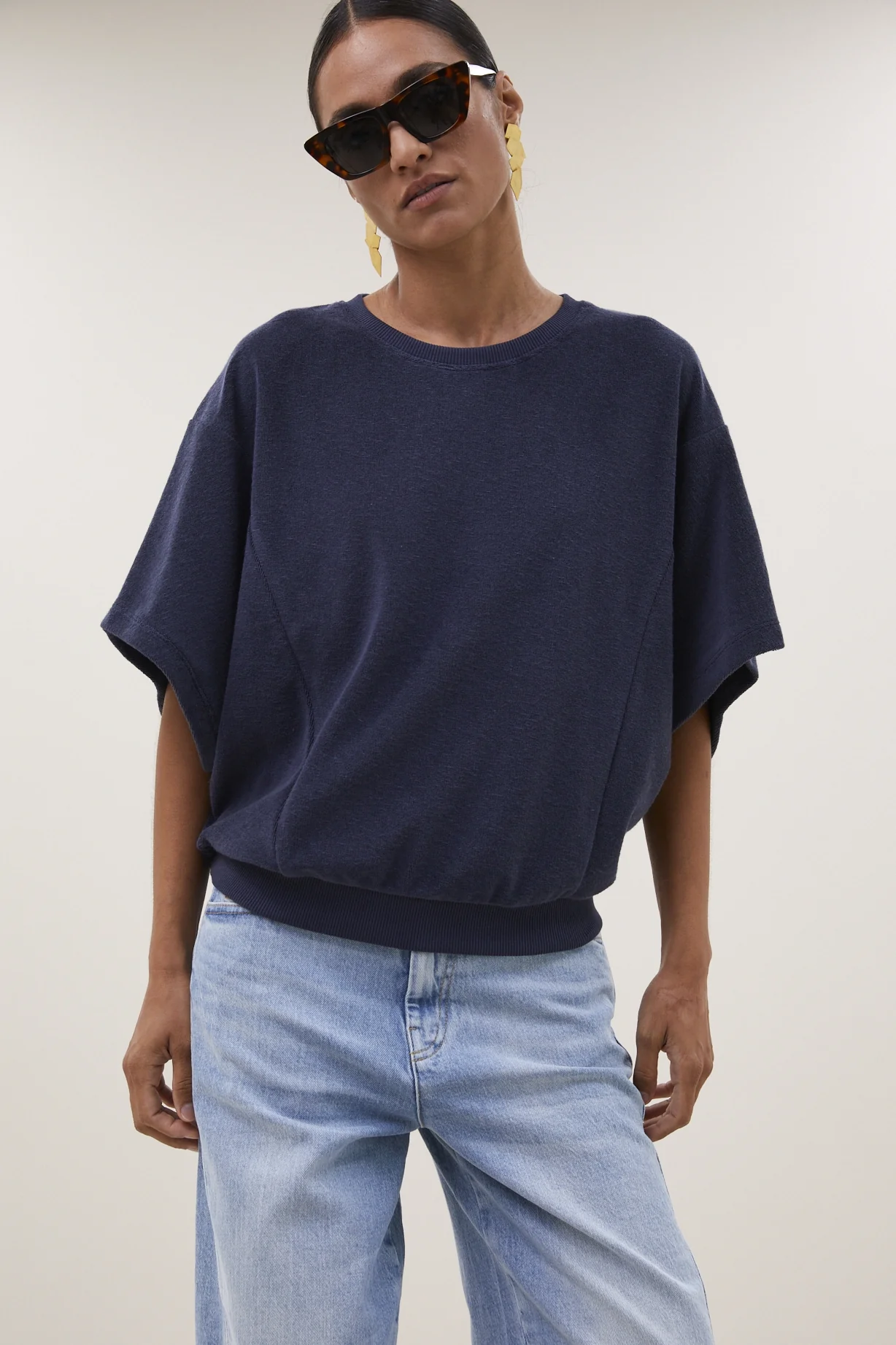 Pulls navy by-bar
