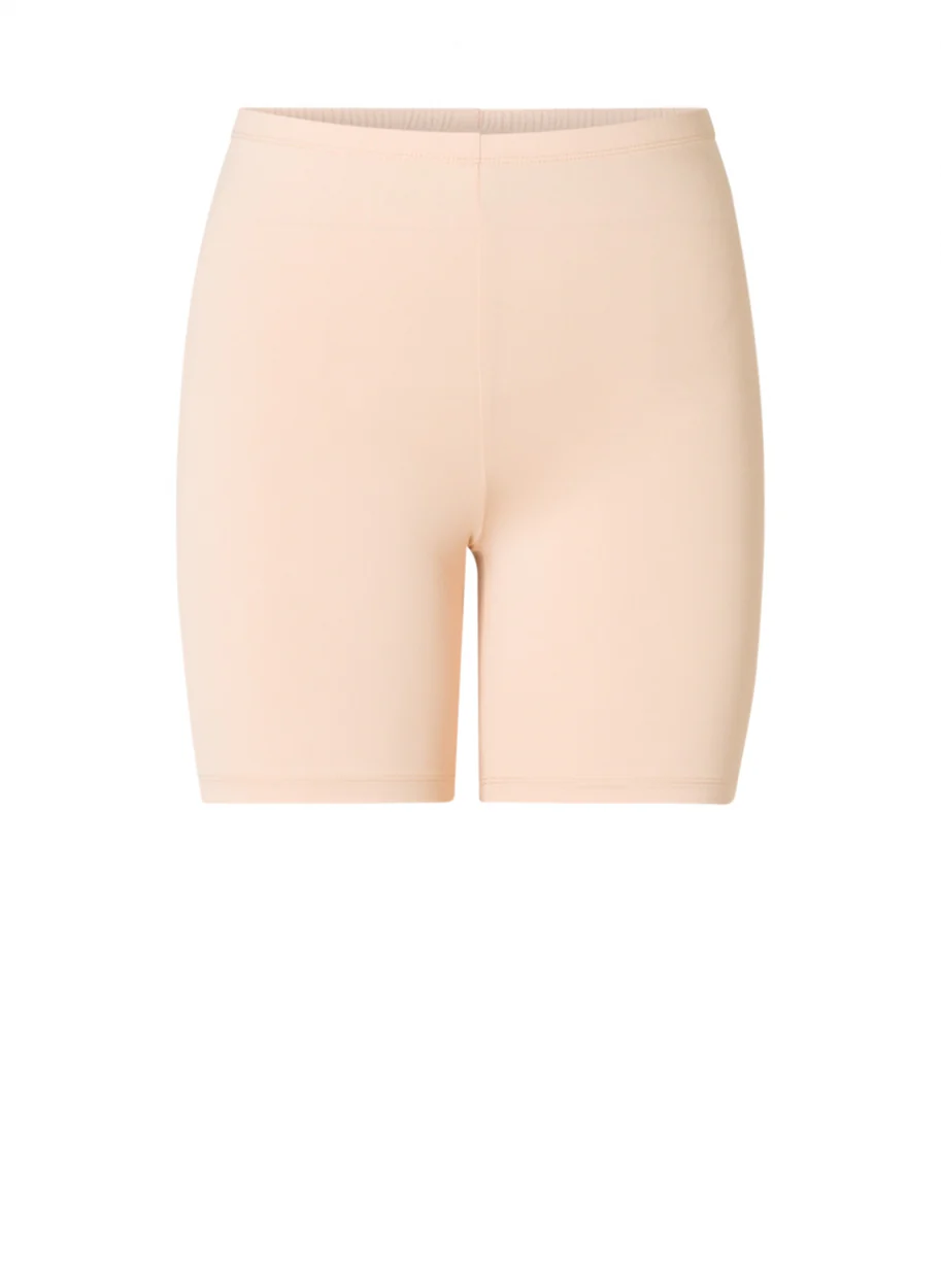 Shorten beige yest curve - Image 2