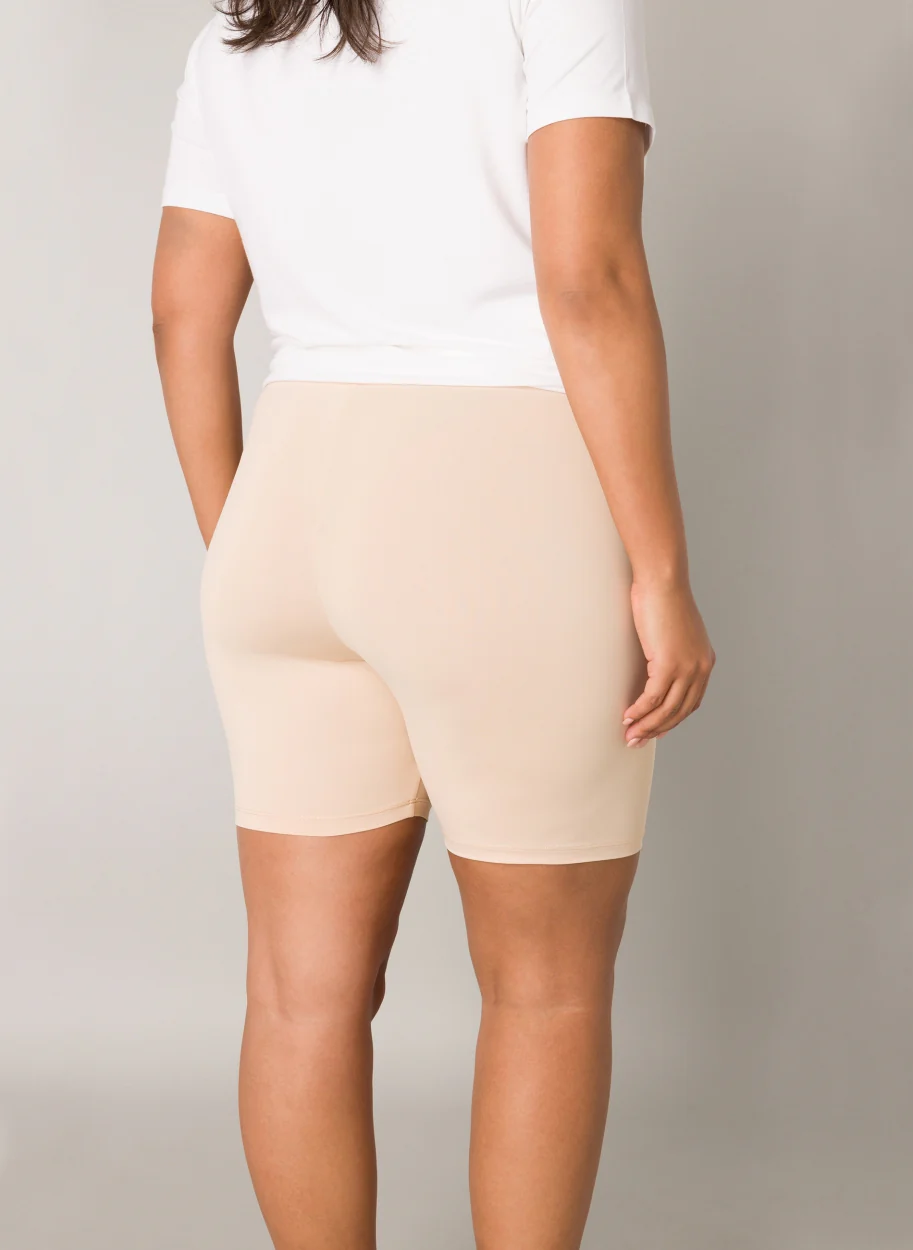Shorten beige yest curve - Image 5