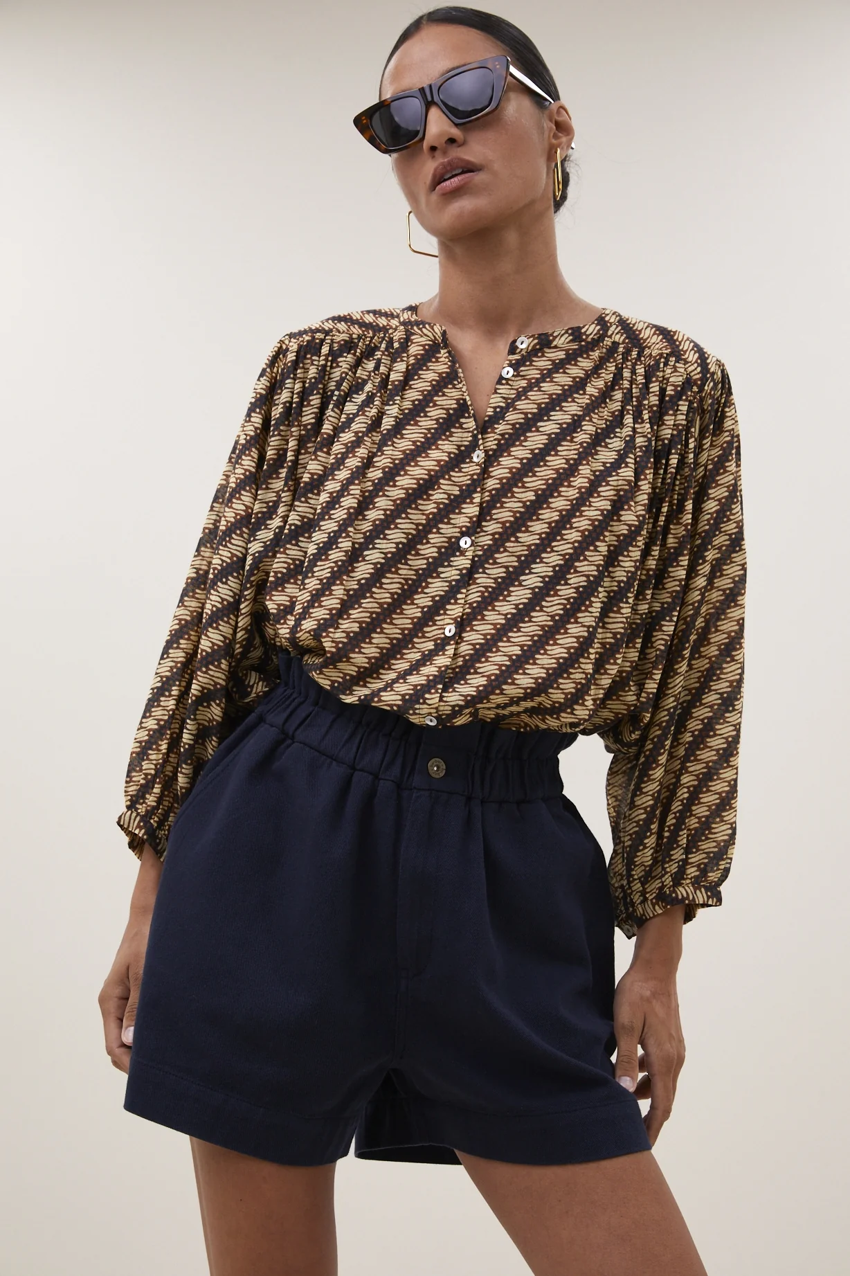 Shorten navy by-bar