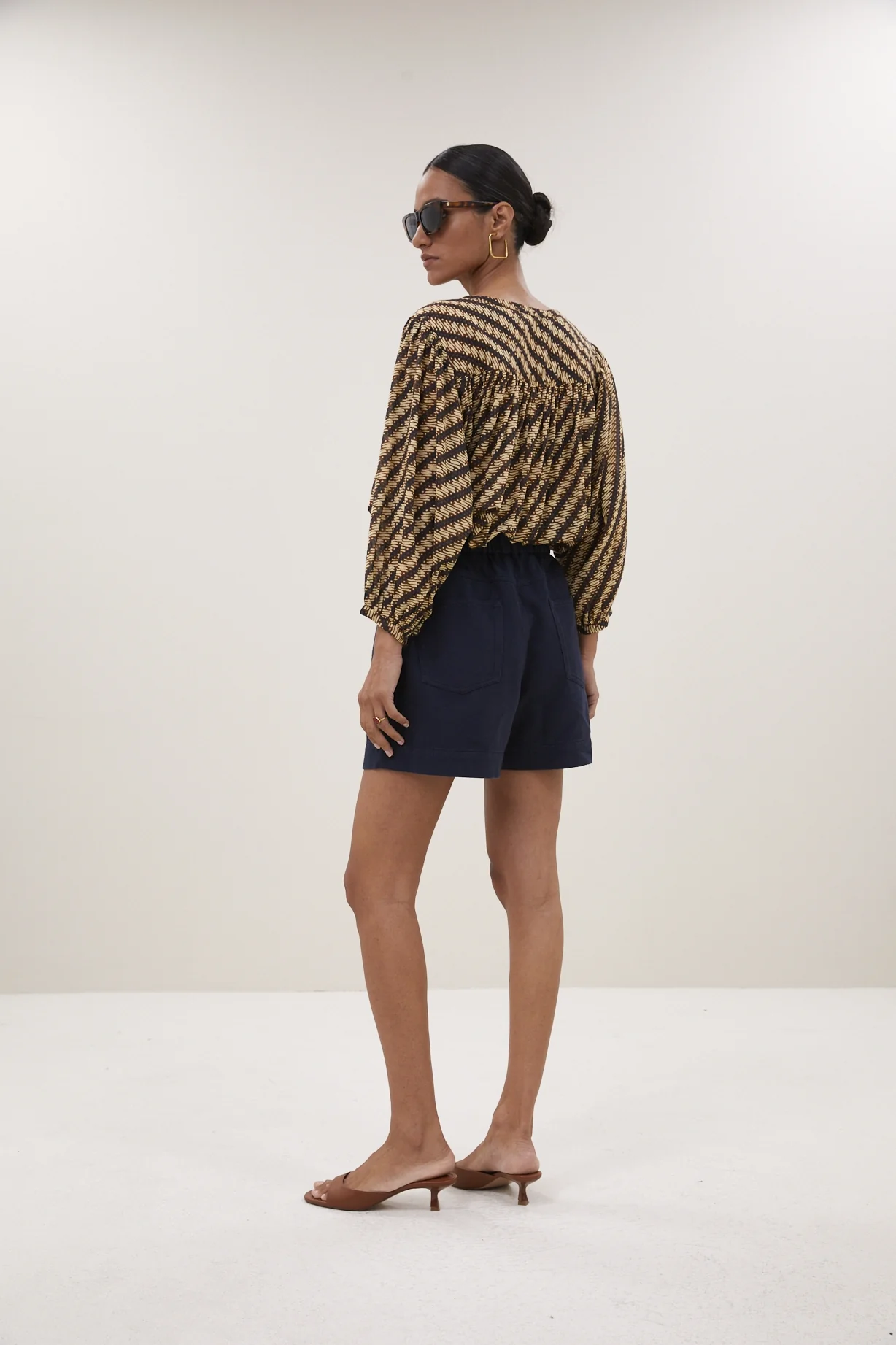 Shorten navy by-bar - Image 3