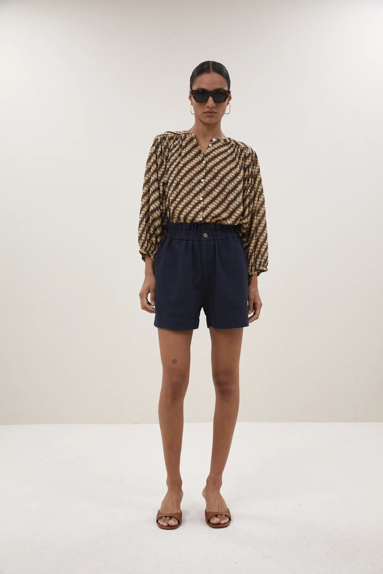 Shorten navy by-bar - Image 5