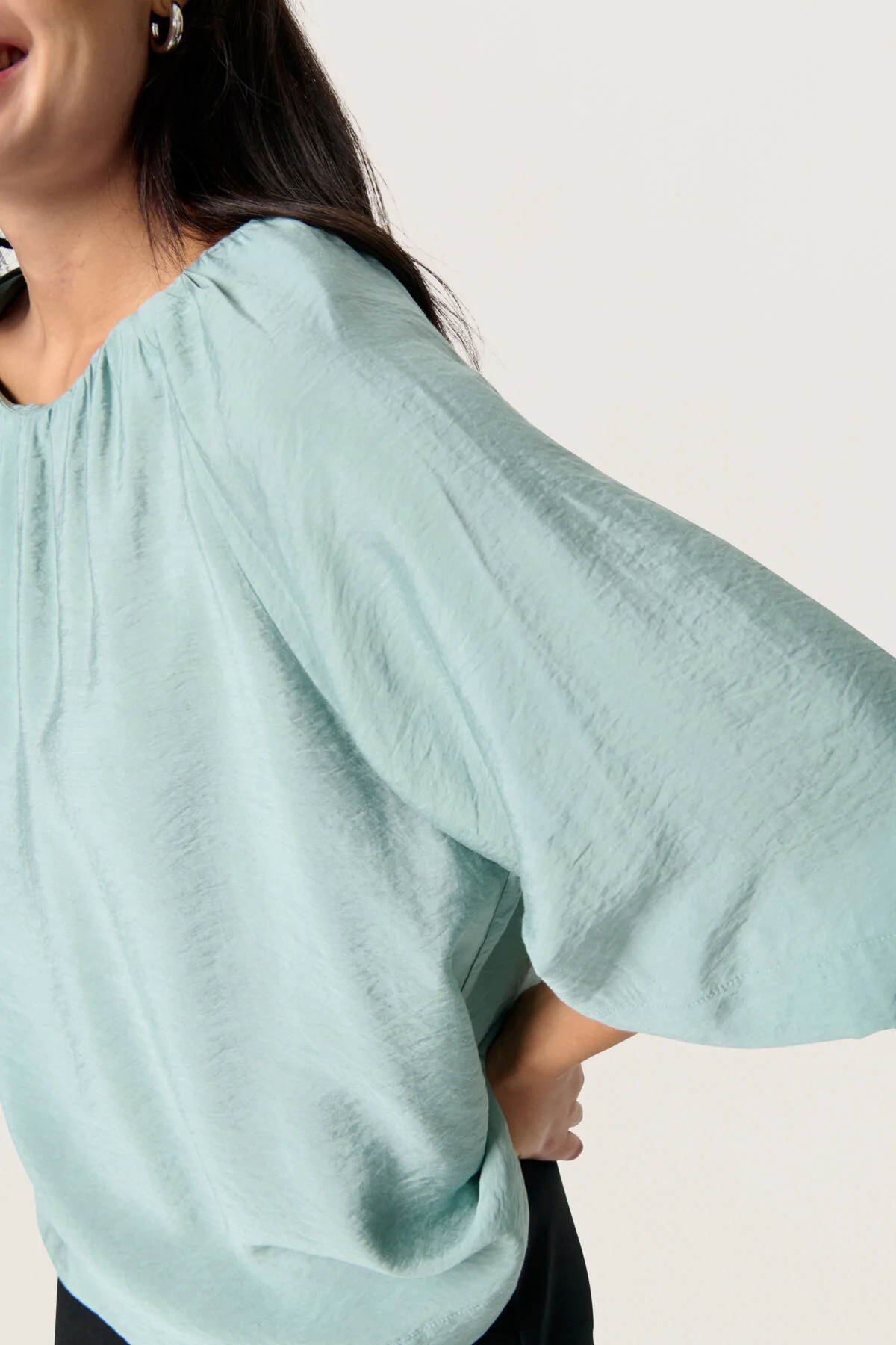Blouses korte mouw groen Soaked In Luxury - Image 3